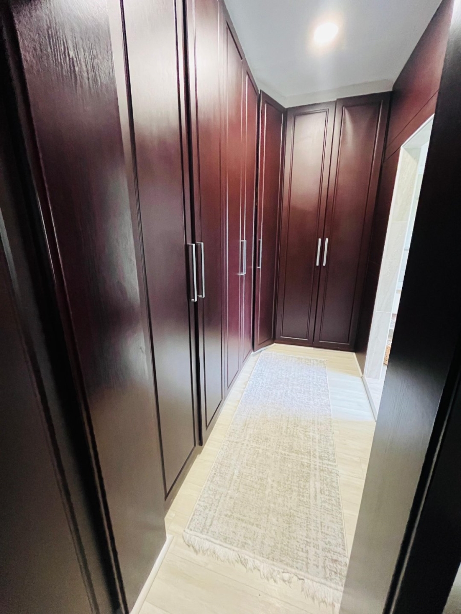 6 Bedroom Property for Sale in Gonubie Eastern Cape